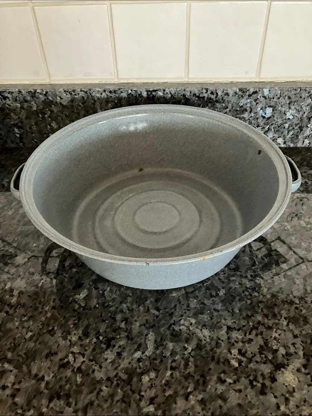 Vintage Gray Wide Round Enamelware With Handles